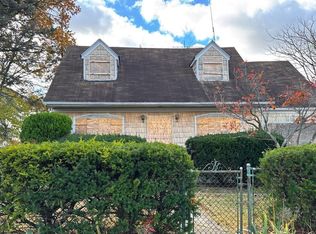 1493 Rosser Ave, Elmont, NY 11003