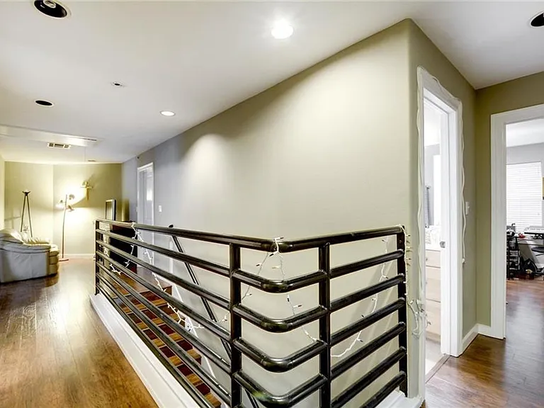4500 Avenue C #B — Photo 9