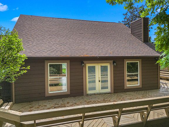 3rd image of 3844 Lake Point Dr