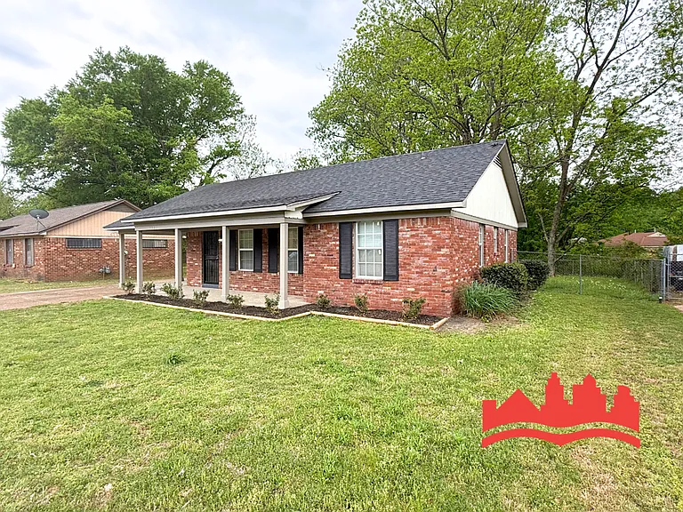 3521 Steele St — Photo 3