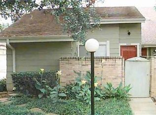 7085 Greenway Chase St, Houston, TX 77072