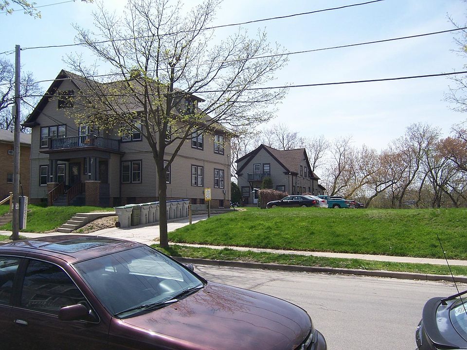 Studio is 3 plex back house