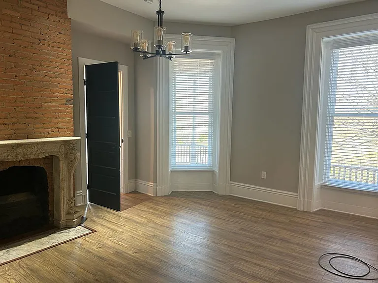 3805 Franklin Blvd #201 — Photo 12