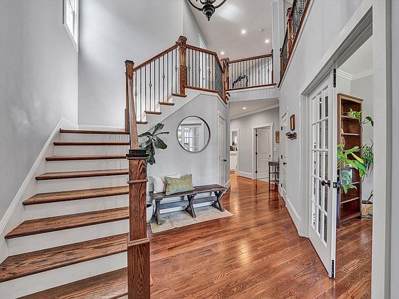 5th image of 224 Stonecreek Way
