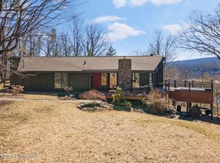 29 High Meadow Ln, Voorheesville, NY 12186