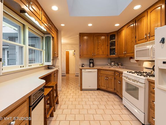 4th image of 8550 W 129th Pl