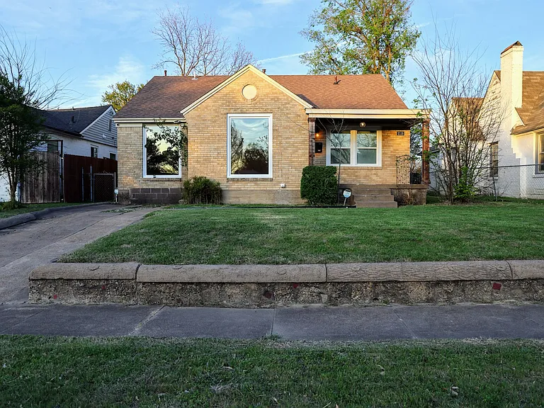 Front Yard / Driveway
