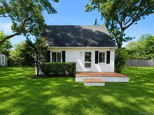 60 Morris Ave Photo 1