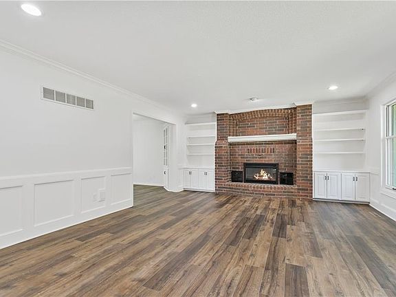 5th image of 3222 S Argonne Ave