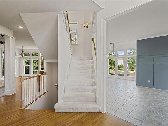 5th image of 12842 Richards St