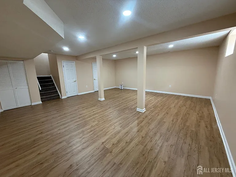 1502 Edison Glen Ter — Photo 24
