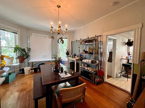 3rd image of 221 Atlantic St APT 1L