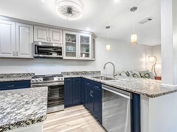 2nd image of 330 Lofts Dr