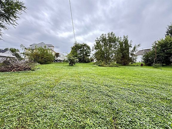 4th image of 406 Bromley St