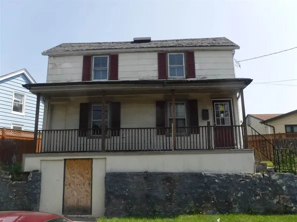 47 W 49th St, Bayonne, NJ 07002