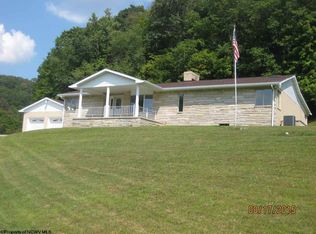 426 Beverly Pike, Grafton, WV 26354