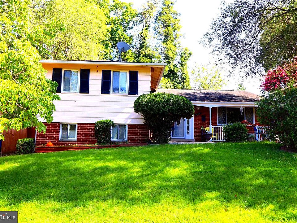 1st image of 723 Lowander Ln