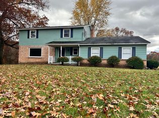 8259 W Parmalee Rd, Middleville, MI 49333