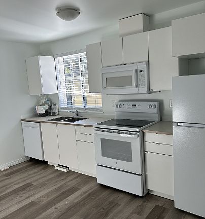 4th image of 11425 67th St NW