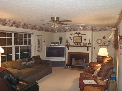 5th image of 34 Colonial Ct