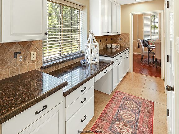 5th image of 4204 Snug Harbor Dr