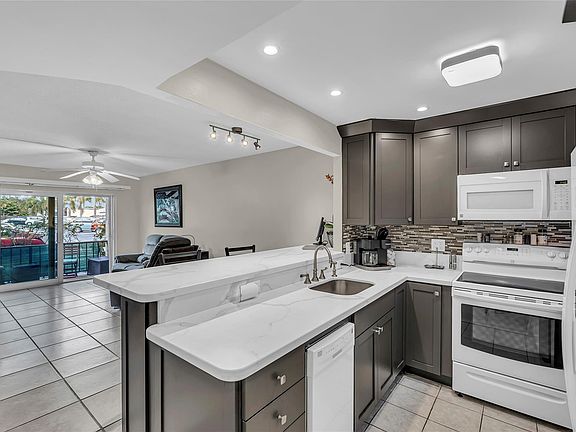 4th image of 3004 NE 5th Terrace #114C