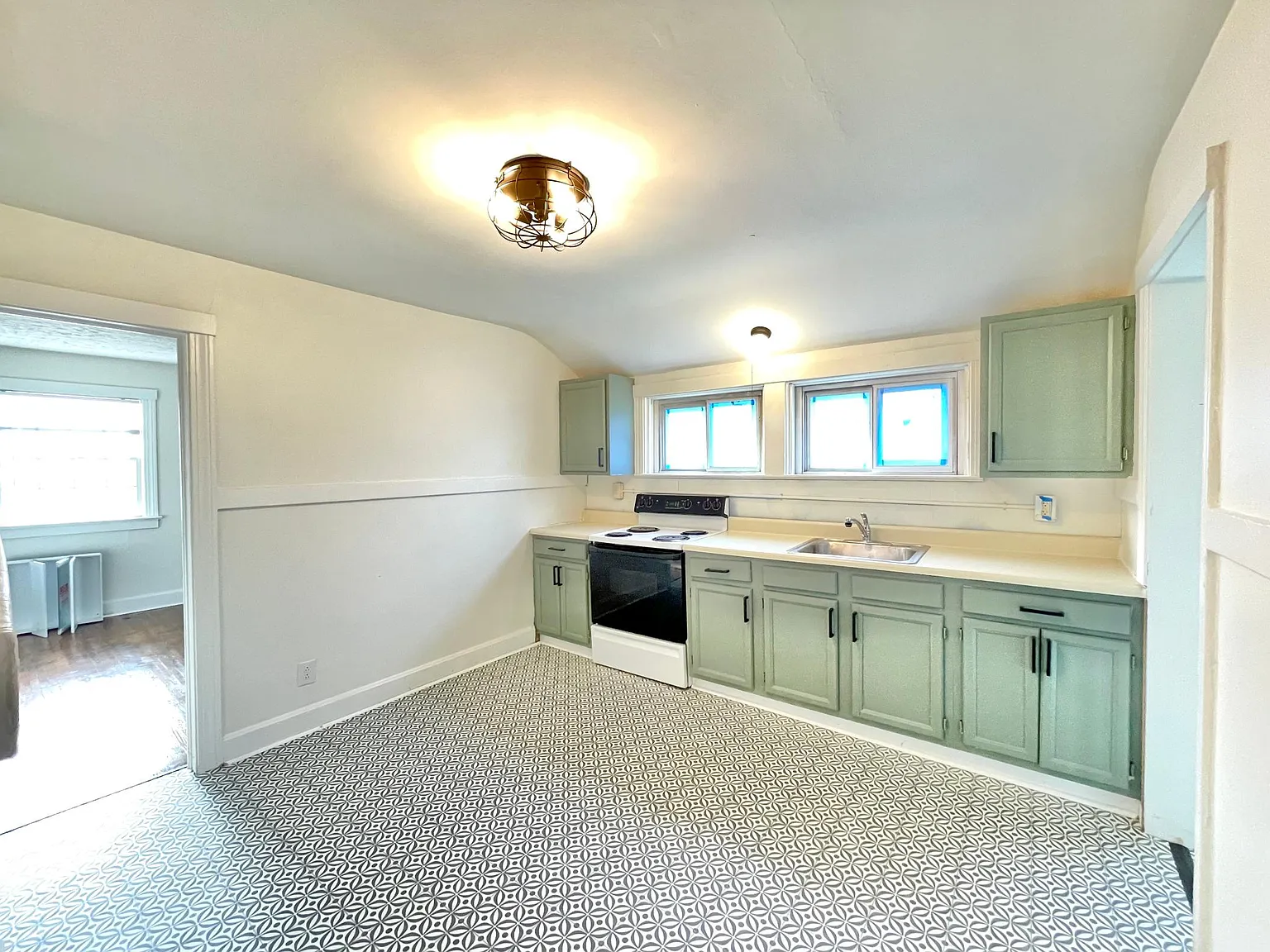 2 bed, 800 sqft, $1,250 — Photo 2