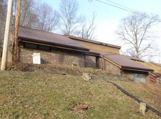 256 Cherry Hill Ln, Hagerhill, KY 41222