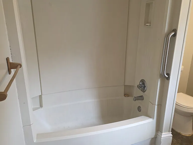 706 Greenfield Ave SW #2F — Photo 14