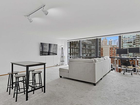 4th image of 900 N Lake Shore Dr APT 1710