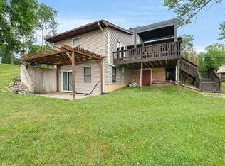 2040 Lane 120 Hamilton Lk, Hamilton, IN 46742