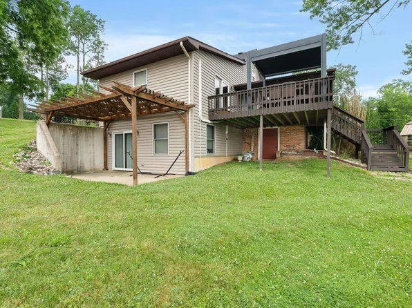 2040 Lane 120 Hamilton Lk, Hamilton, IN 46742