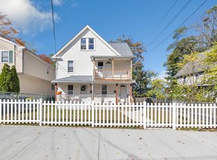 42 Meadow St, Ansonia, CT 06401
