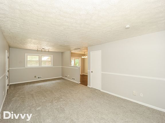 4th image of 106 Parkwood Dr
