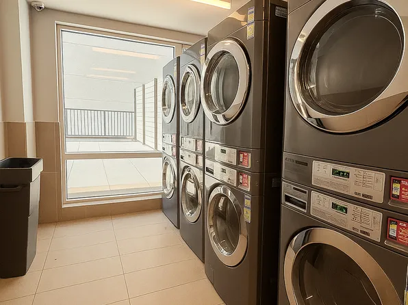 333 Linden Boulevard image 10 of 11