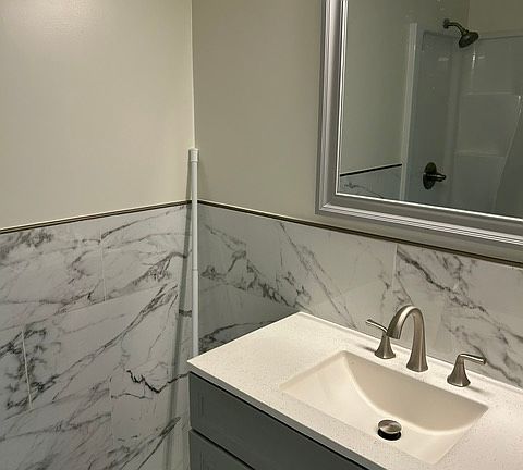4th image of 118 Heather Ave