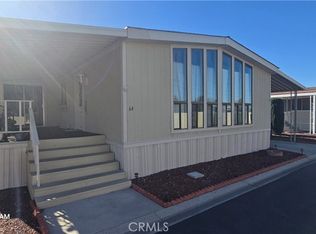 307 S Smith Ave TRLR 64, Corona, CA 92882