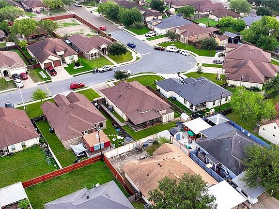 3rd image of 306 Los Laureles Dr