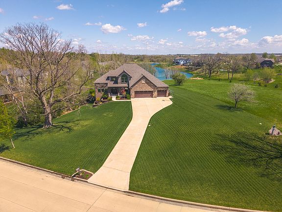 4th image of 9487 Janel Dr