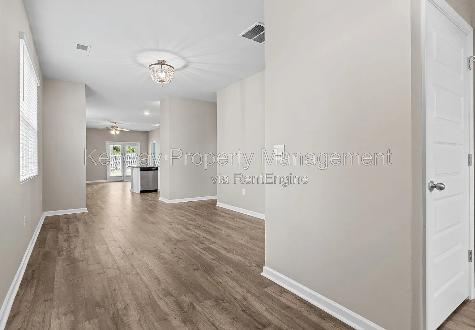 3 bed, 2.0 bath, 1459 sqft, $1,860 — Photo 2