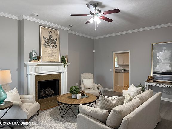 2nd image of 517 Roxbury Pl