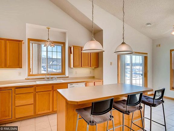 4th image of 245 Appleblossom Ln