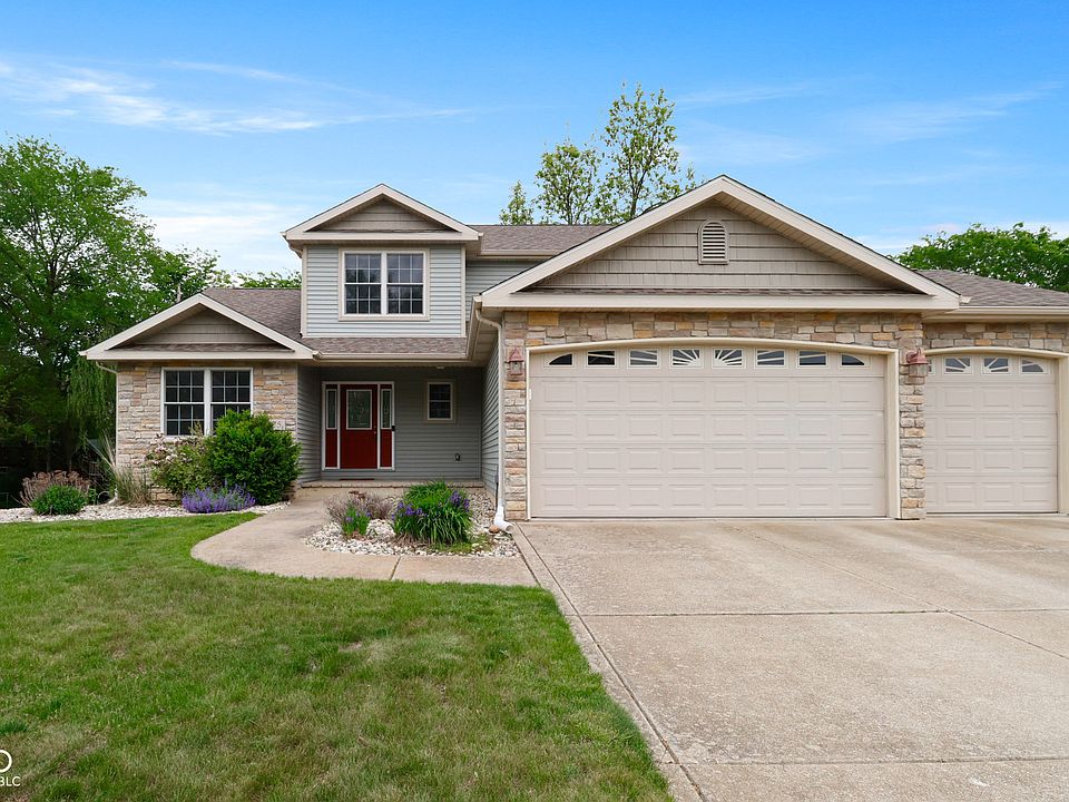 1st image of 875 Thoreau Trl