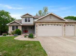 875 Thoreau Trl, Valparaiso, IN 46383