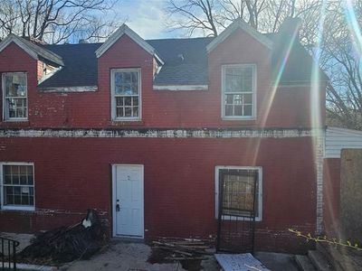 810 Airport Rd, Saint Louis, MO, 63135