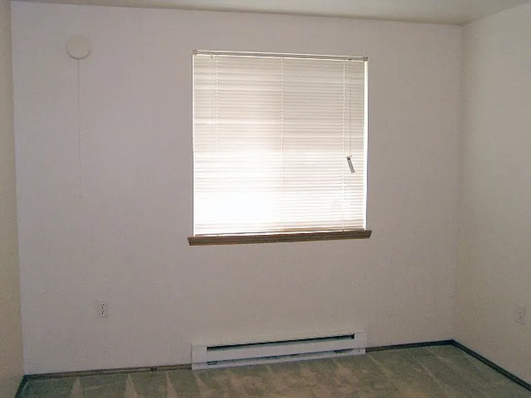 Country Park Apartments — Photo 11