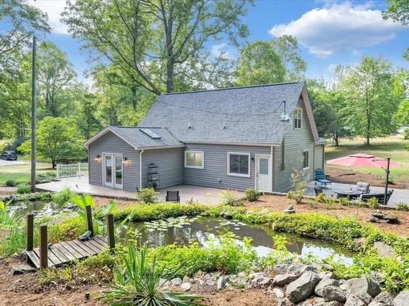 105 Windlass Ct, Moneta, VA 24121