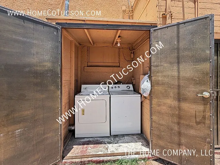 542 E Speedway Blvd — Photo 12
