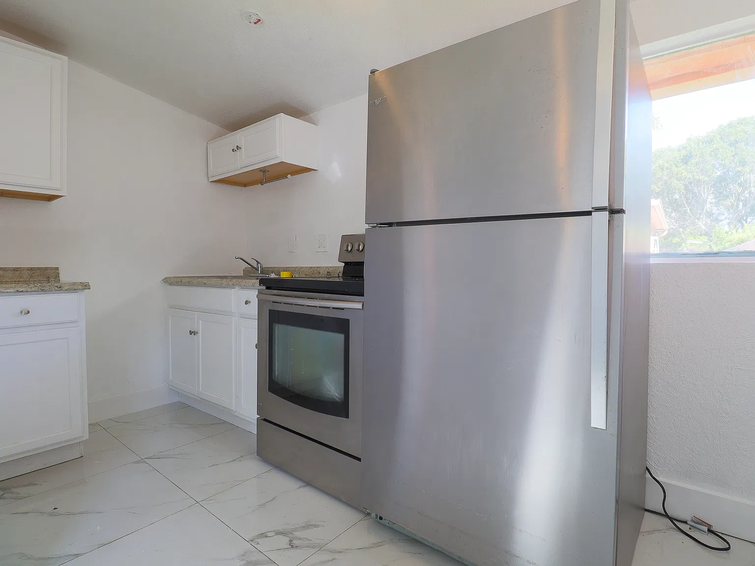 2 bed, 571 sqft, $1,800 — Photo 2