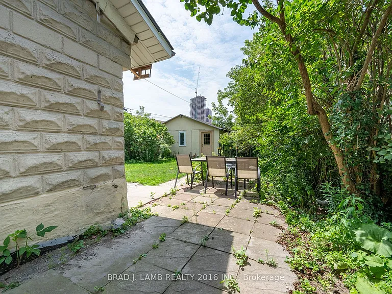 12 Sibley Ave #MAIN AND UPPER — Photo 37